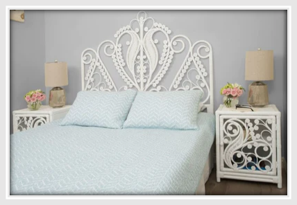 How to Organize a Small Bedroom: 10 expert tips