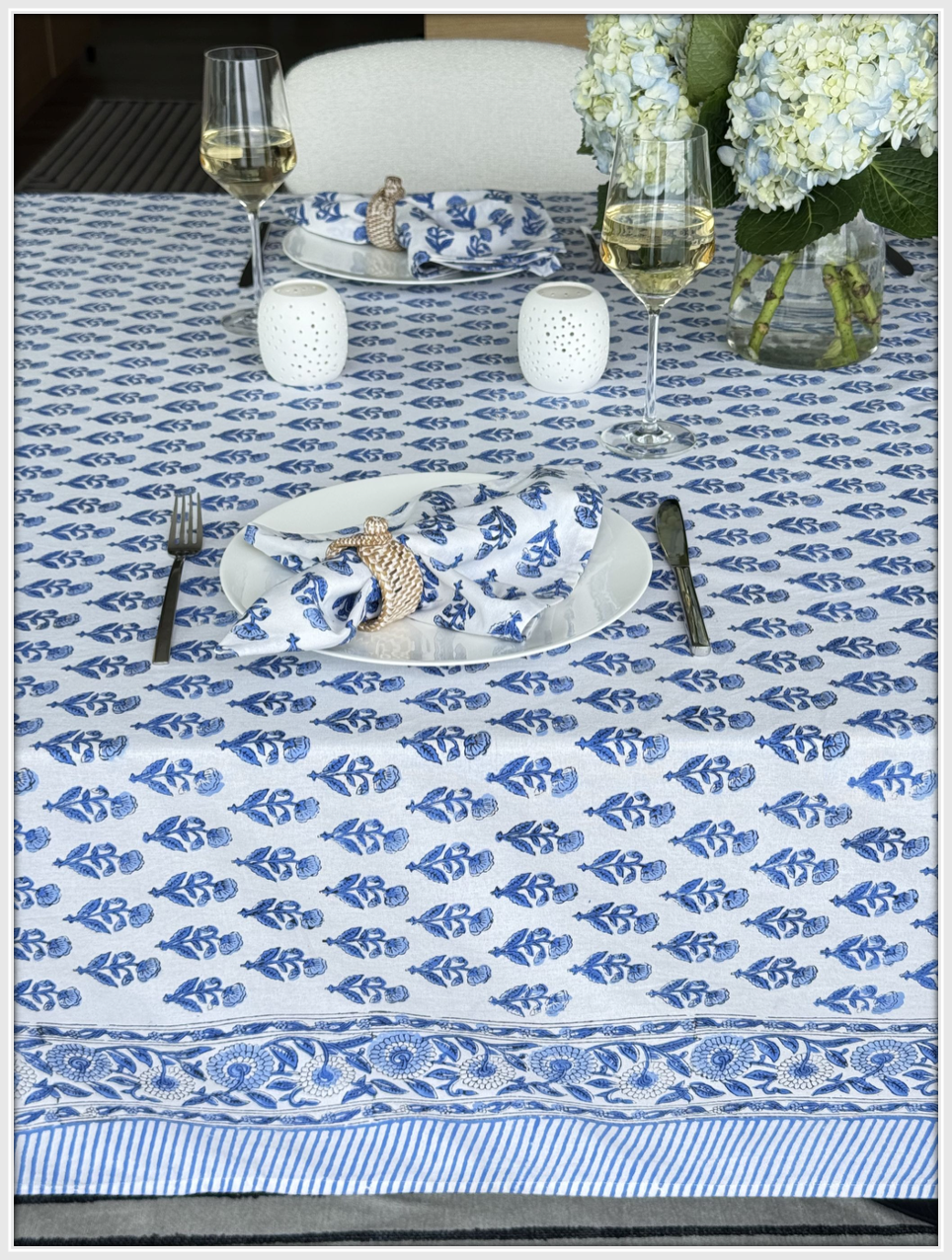 Guide to Tablecloth Sizes for Any Table Shape [Charts Included]