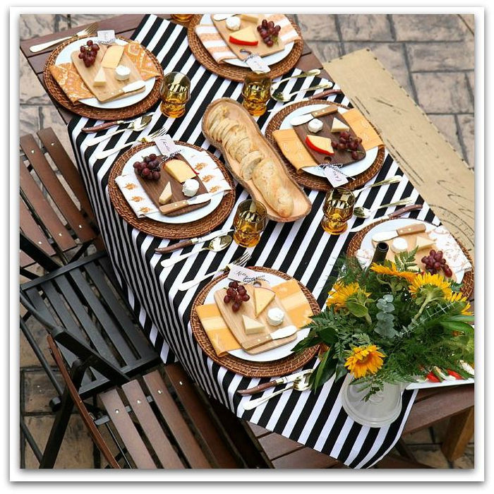 CREATIVE TABLE SETTINGS FOR OUTDOOR ENTERTAINING