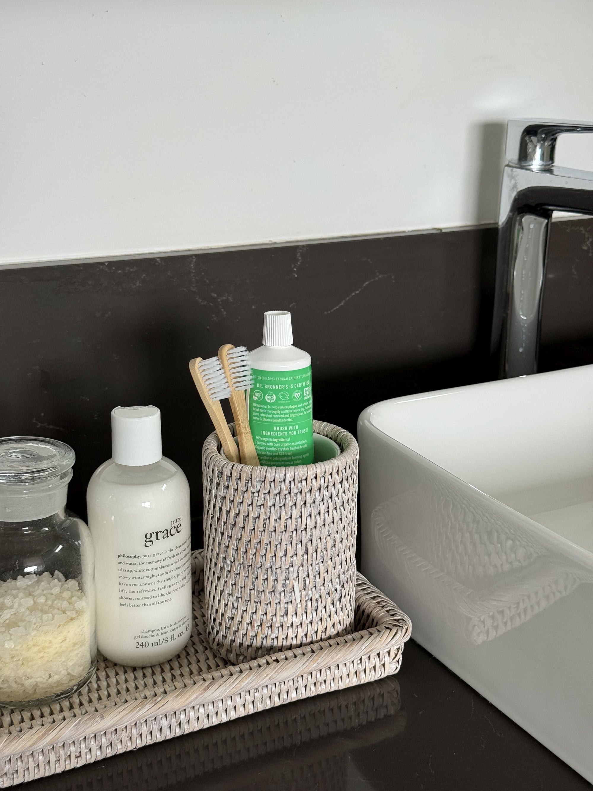 La Jolla Rattan Bathroom Tumbler and Toothbrush Holder (10 fl.oz.)