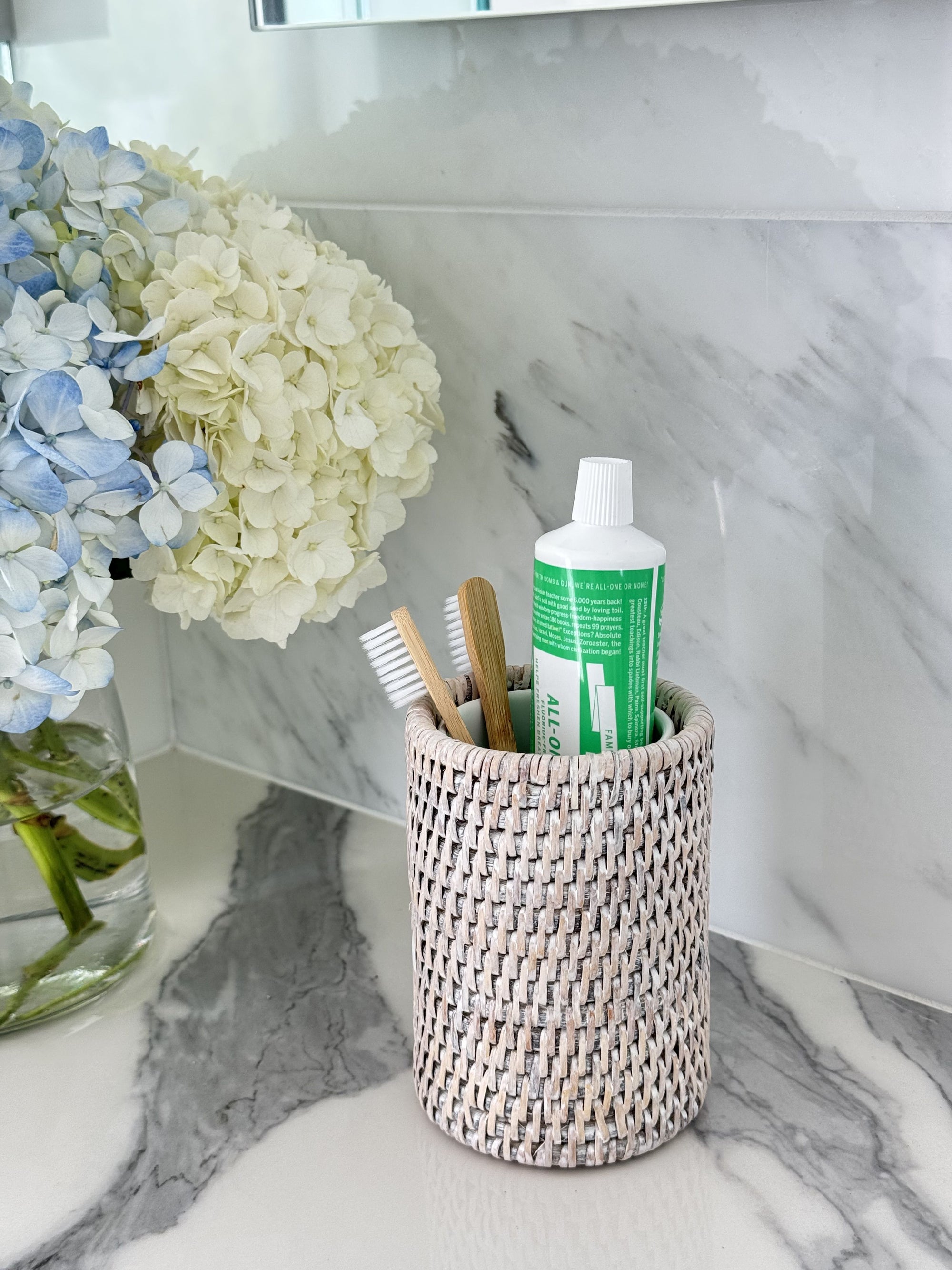 La Jolla Rattan Bathroom Tumbler and Toothbrush Holder (10 fl.oz.)