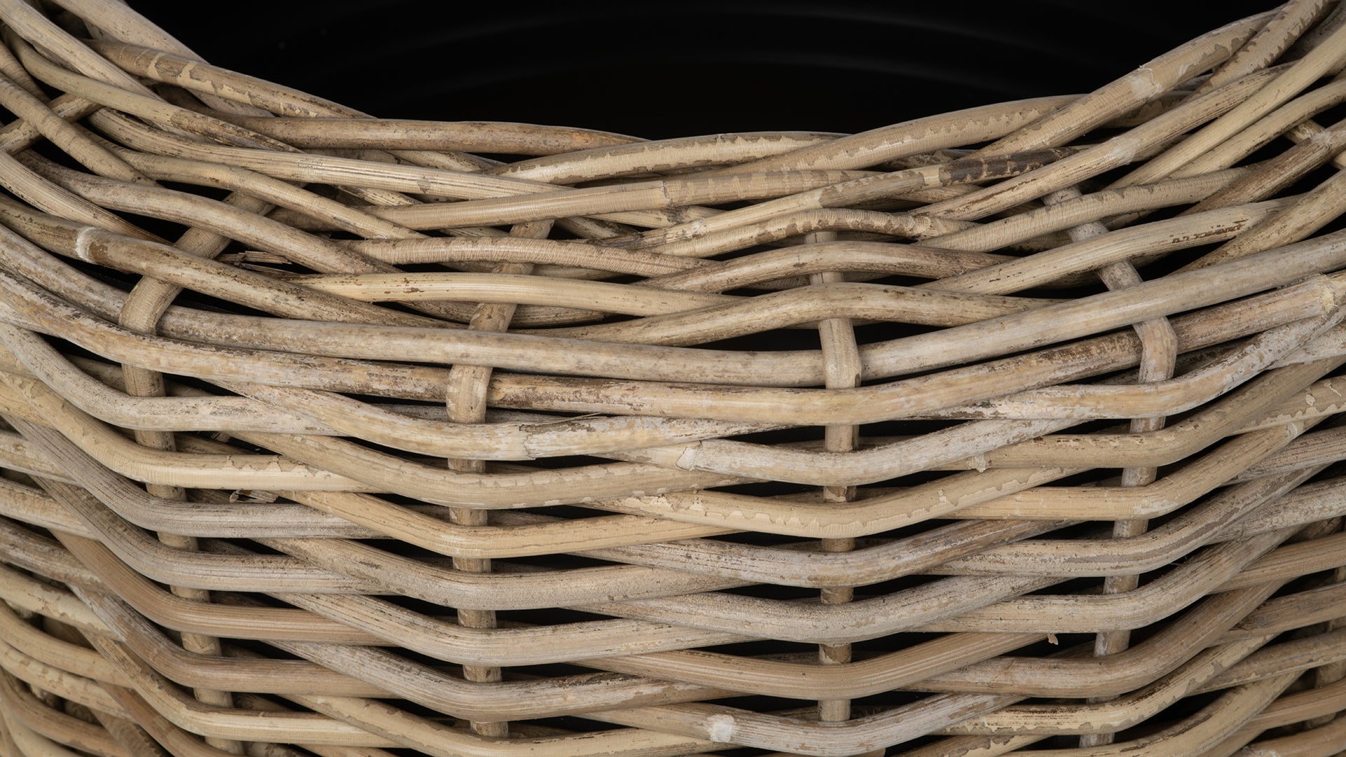 Rattan Kobo Indoor & Outdoor Jar Planter Basket with Plastic Pot