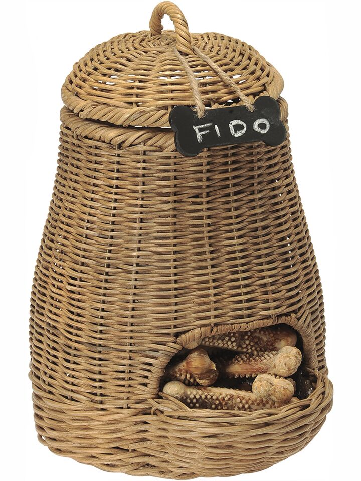 Kouboo Wicker Potato Onion Basket Fruit Vegetable Storage Basket Filled With Dog Snacks